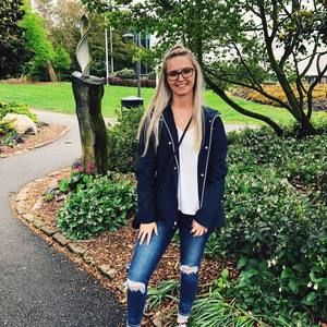 Meet your Posher, Zoe